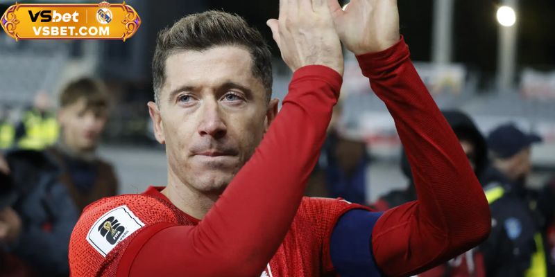 Robert Lewandowski bỏ lỡ El Clasico! Bài toán lớn của Barca